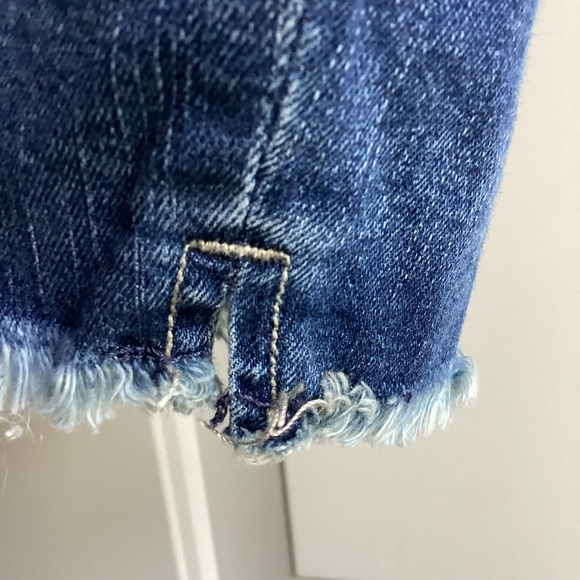 Seven 7 NWT Jean Shorts 14 the Weekend easy fit raw hem Short Mid-Rise Denim - Picture 6 of 10